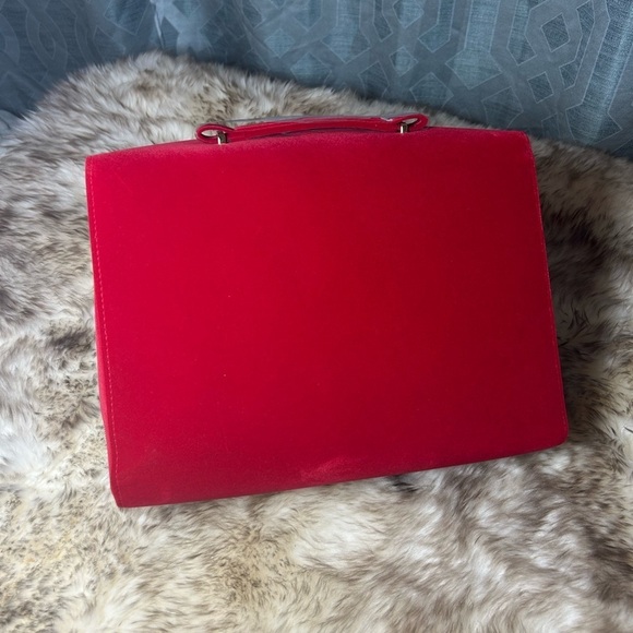 Velvety Red Estée Lauder Cosmetic Case Large, Handle, Bow, Gold Accented Zipper - Picture 16 of 16